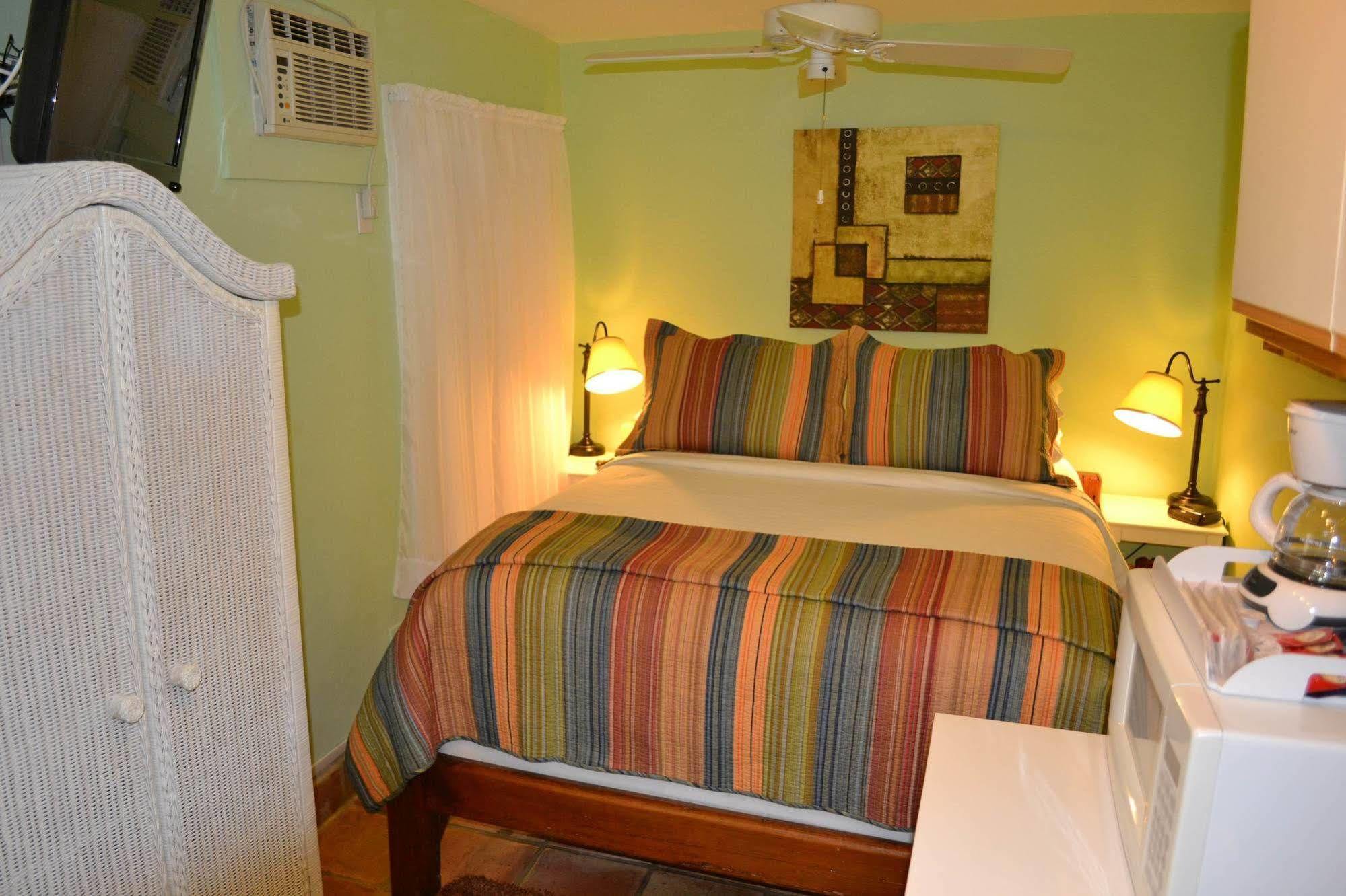 Speakeasy Inn (Adults Only) Ки-Уэст Экстерьер фото